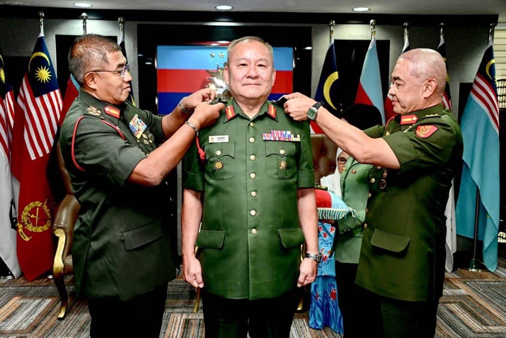 Johnny Lim becomes first Chinese Lieutenant General in MAF history