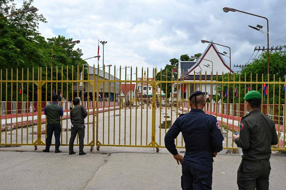Thailand closes border crossings with Cambodia amid disputes