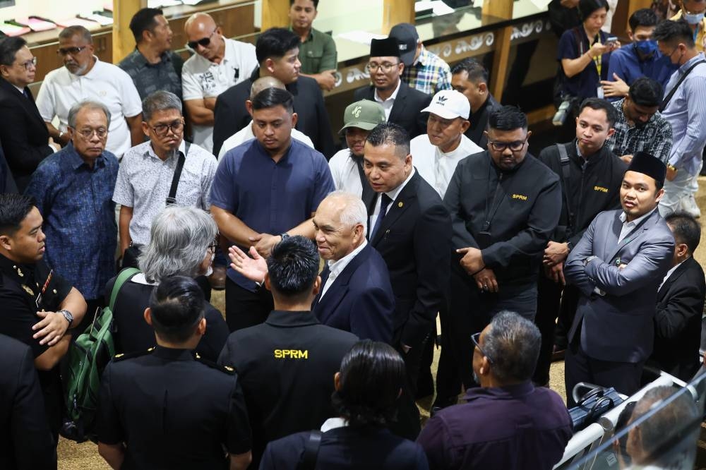 Two Sabah reps, businessman plead not guilty to bribery over mining licences