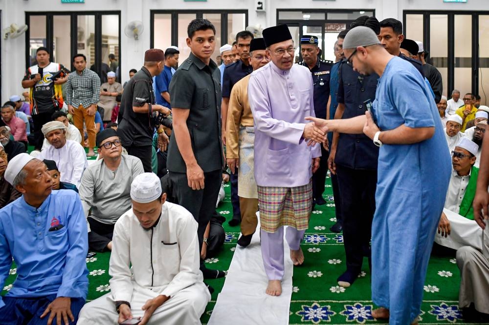 Amir Hamzah, Johari to serve in acting roles until new ministers appointed