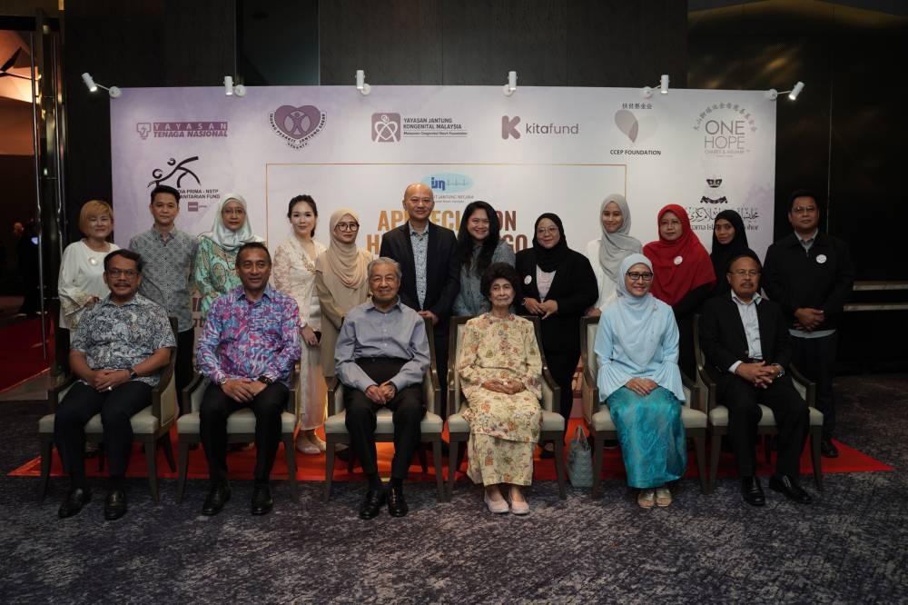 IJN honours life-saving donors, celebrates Tun Mahathir's 100th birthday