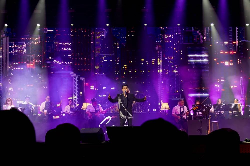 Cakra Khan wows KLCC, announces break