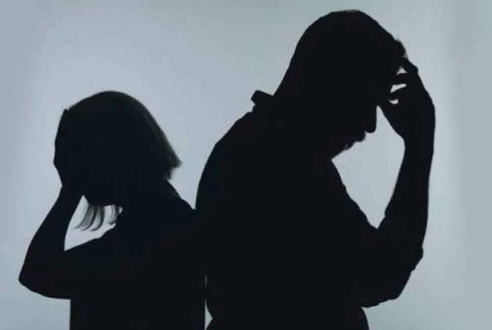 Husbands' gambling addiction drives surge in divorces in Indonesia, data shows