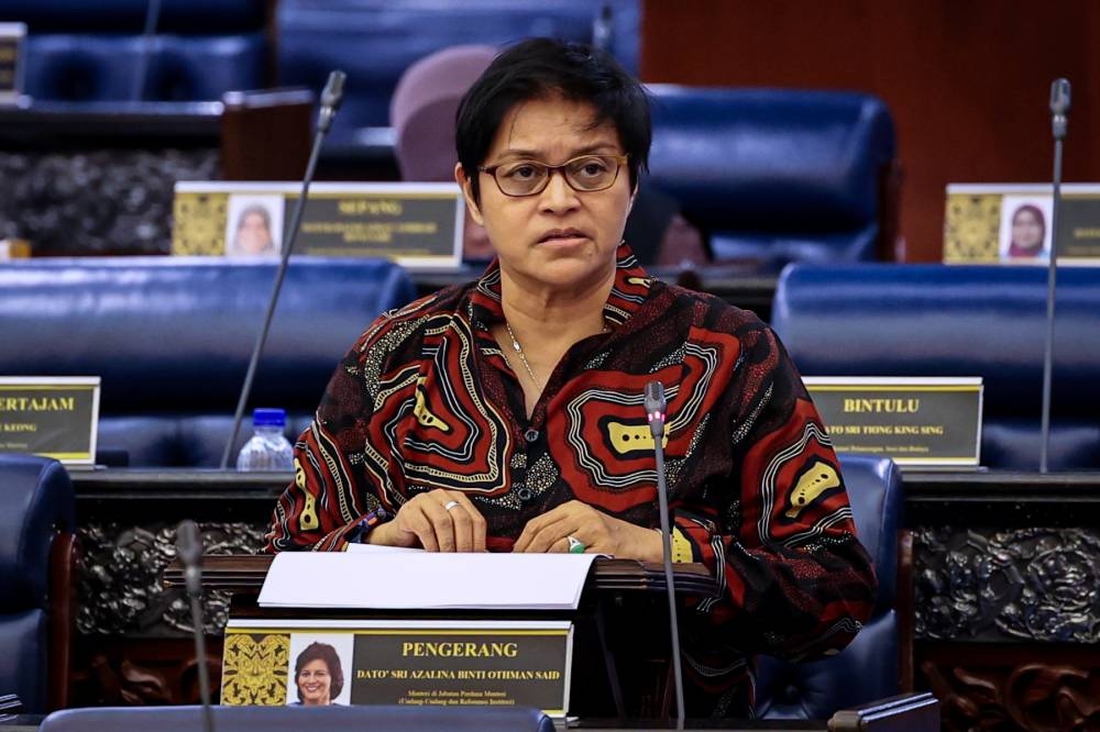 Amendments to the Penal Code to address harassment, insults and bullying
