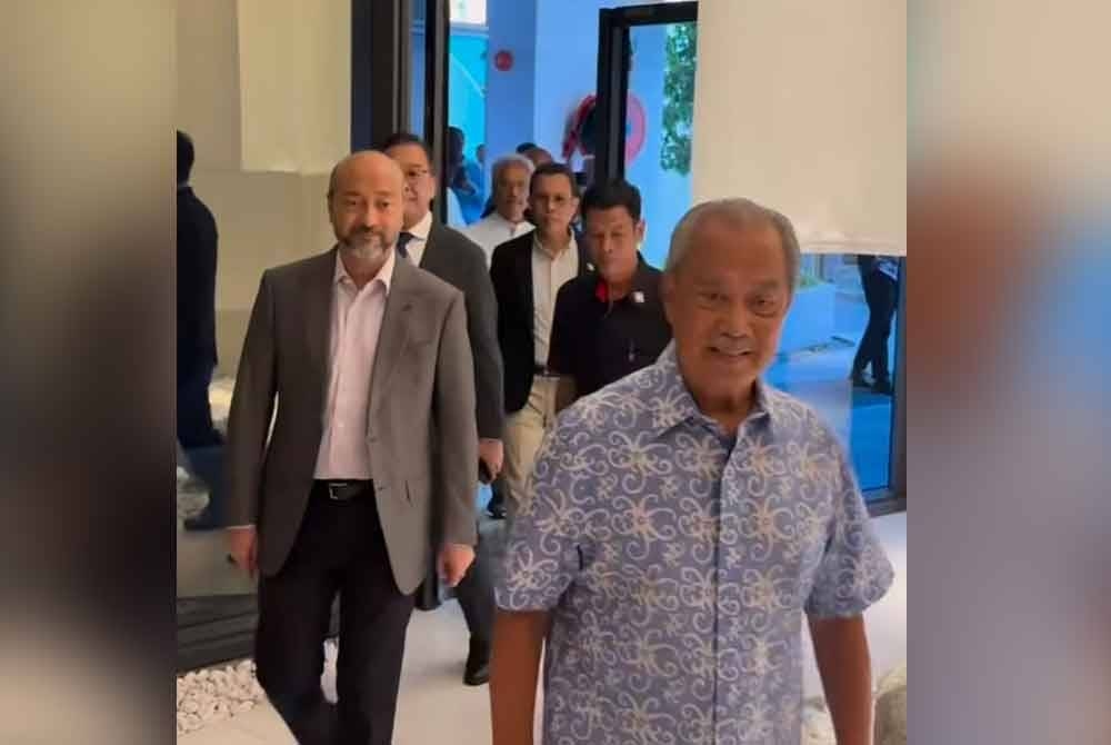 12 opposition parties form loose coalition to address people's issues