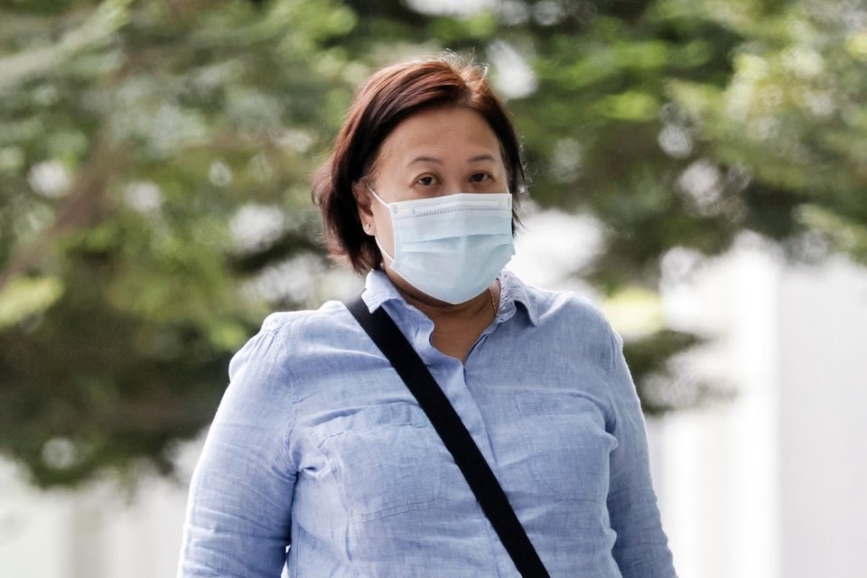 Woman admits to providing legal services when she could not practise law due to bankruptcy
