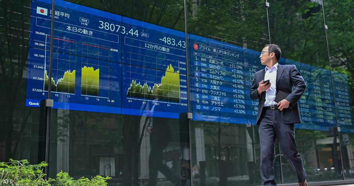 خسائر وول ستريت تدفع أسهم اليابان لأدنى مستوى في أسبوعين