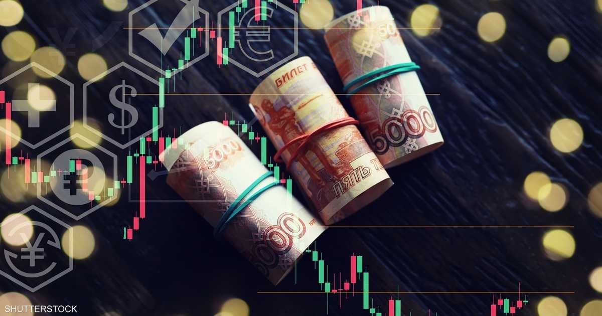 الروبل يتصدر المشهد.. صعود غير مسبوق في 2025