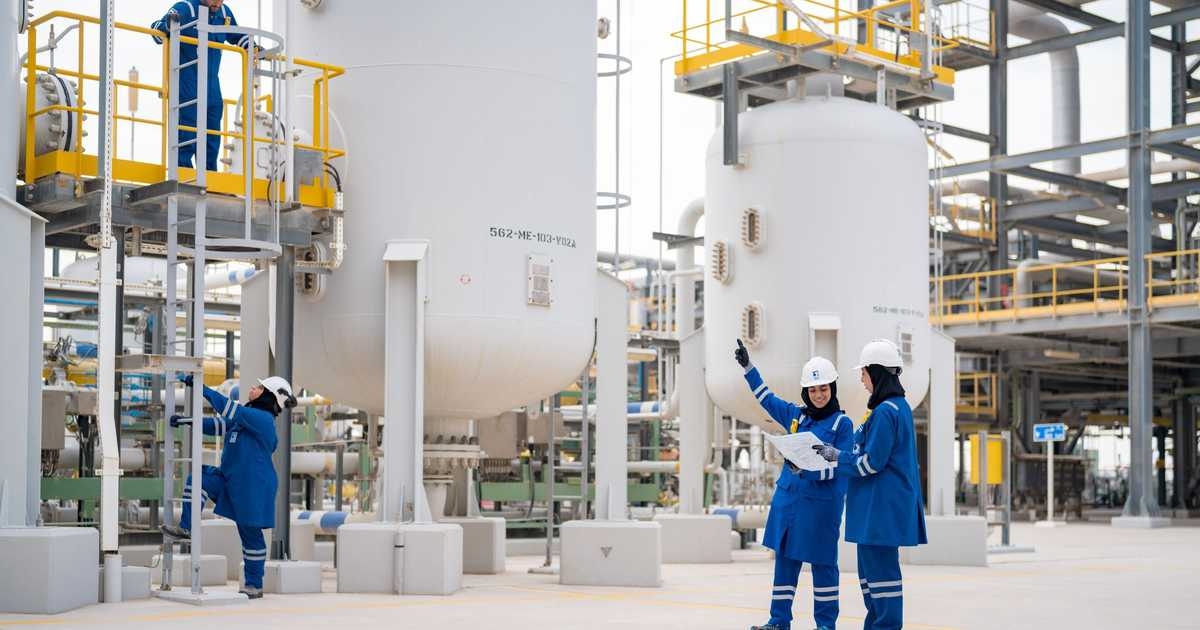 أدنوك للغاز توقع اتفاقية مدتها 10 سنوات مع هندوستان للبترول