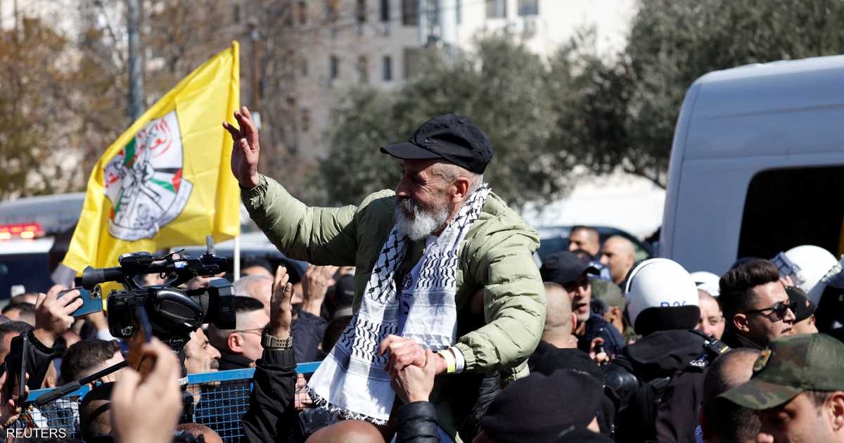 صفقة غزة.. حافلات الأسرى الفلسطينيين تصل إلى رام الله