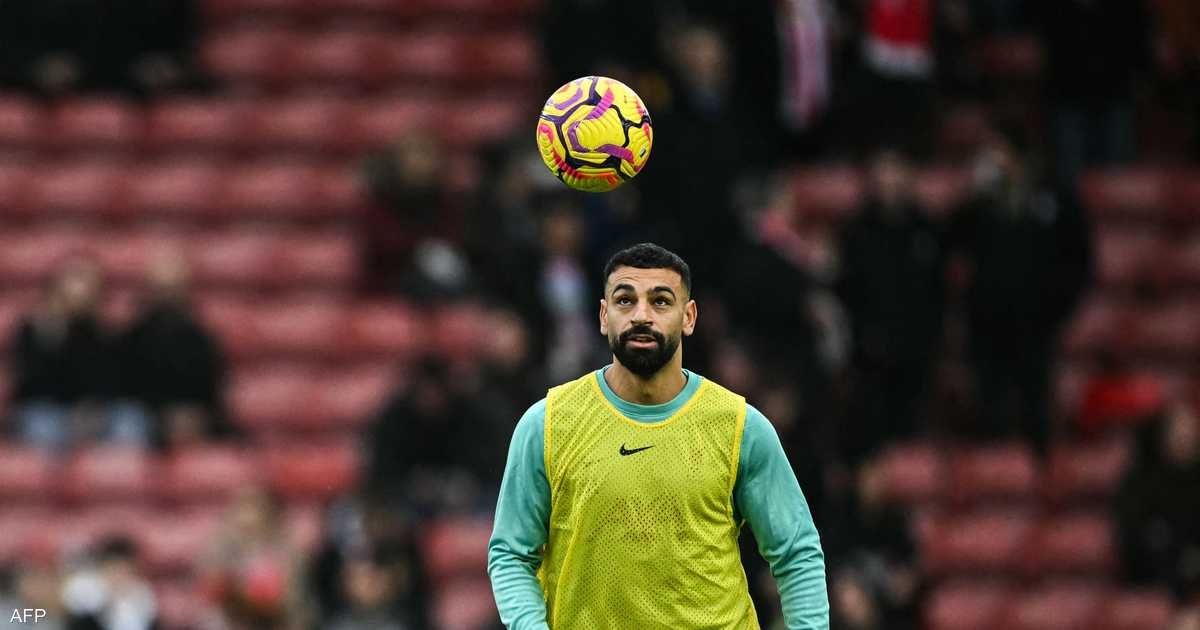 يحمل اسمه وعلم مصر.. محمد صلاح يستعرض حذاءه الجديد