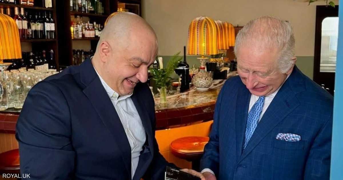 قبل رمضان.. الملك تشارلز يزور مطعما سوريا بشكل مفاجئ