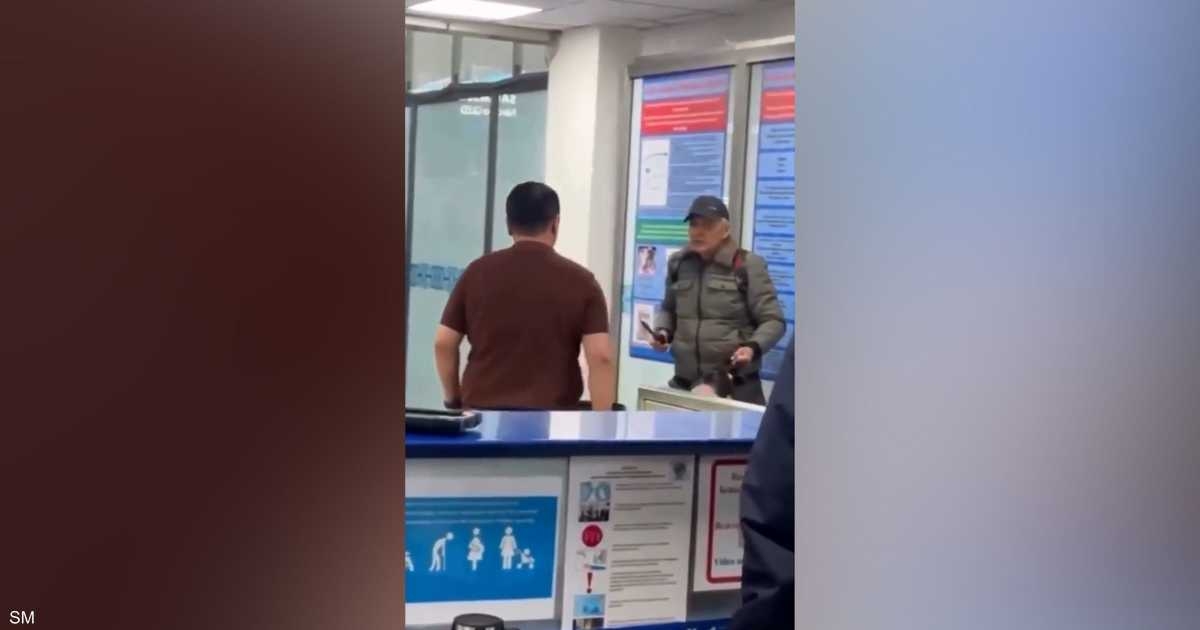 بالفيديو.. شجاعة ملاكم سابق تنقذ فتاة من مجرم في مطار