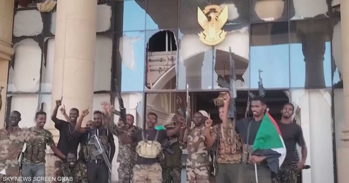 مصدر: الجيش السوداني يسيطر على مطار الخرطوم بالكامل