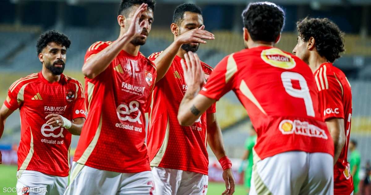 الأهلي يقسو على المصري برباعية.. ويعتلي قمة الدوري المصري