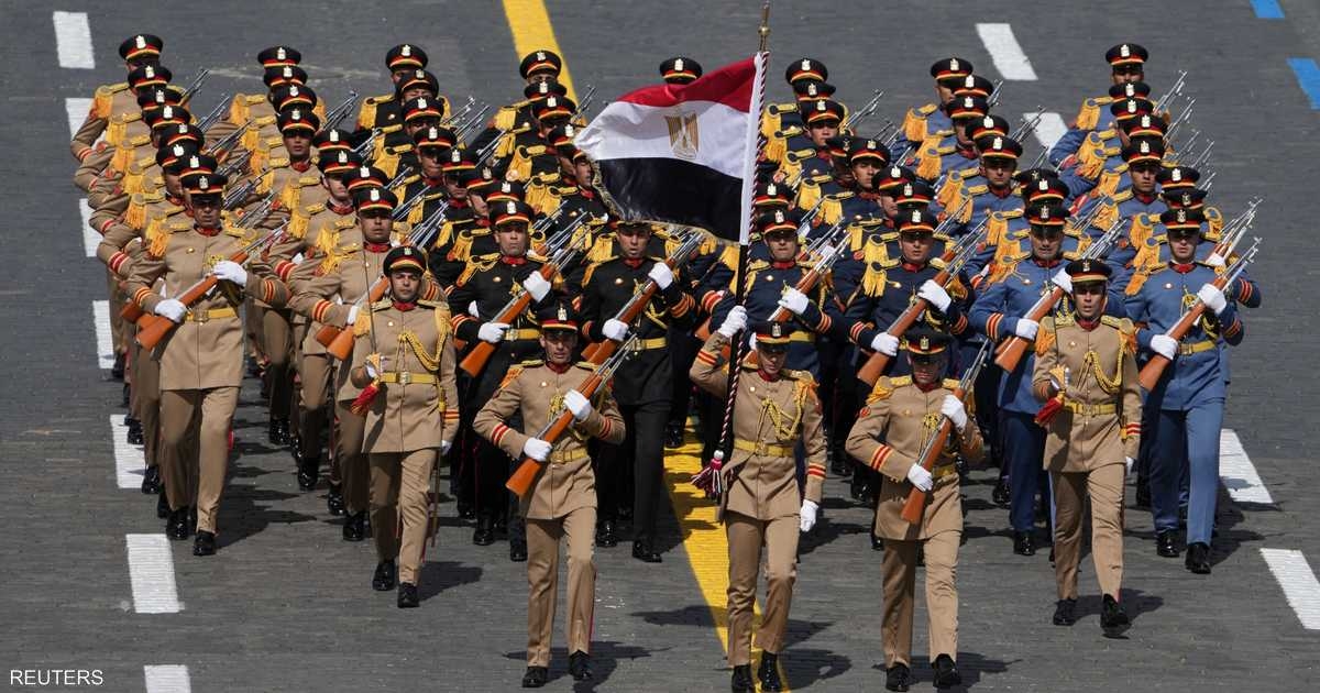 فيديو: الشرطة العسكرية المصرية تشارك في احتفالات "عيد النصر"