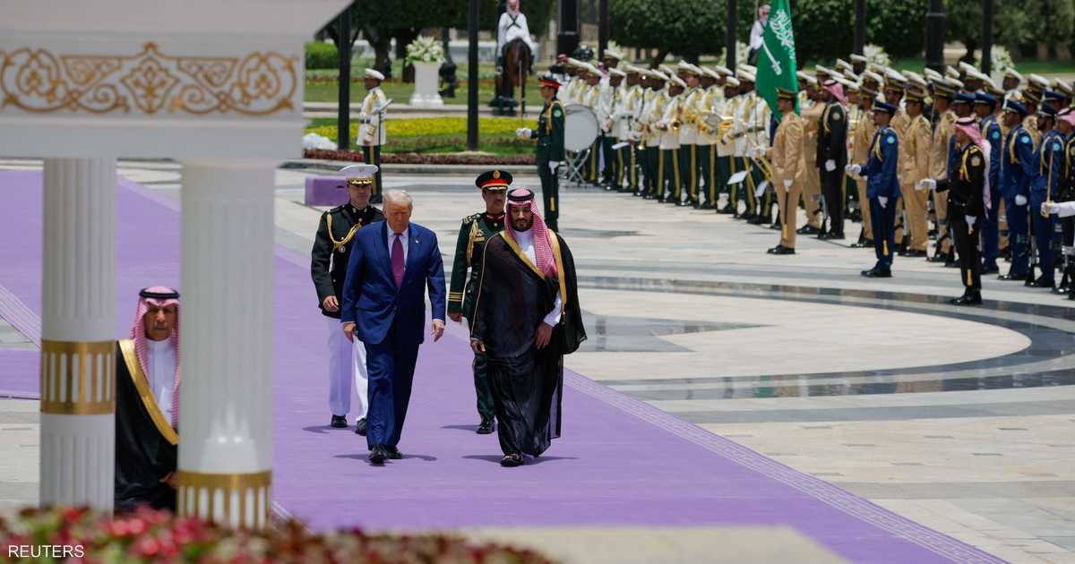 في استقبال ترامب بالسعودية.. ما سر السجاد البنفسجي؟