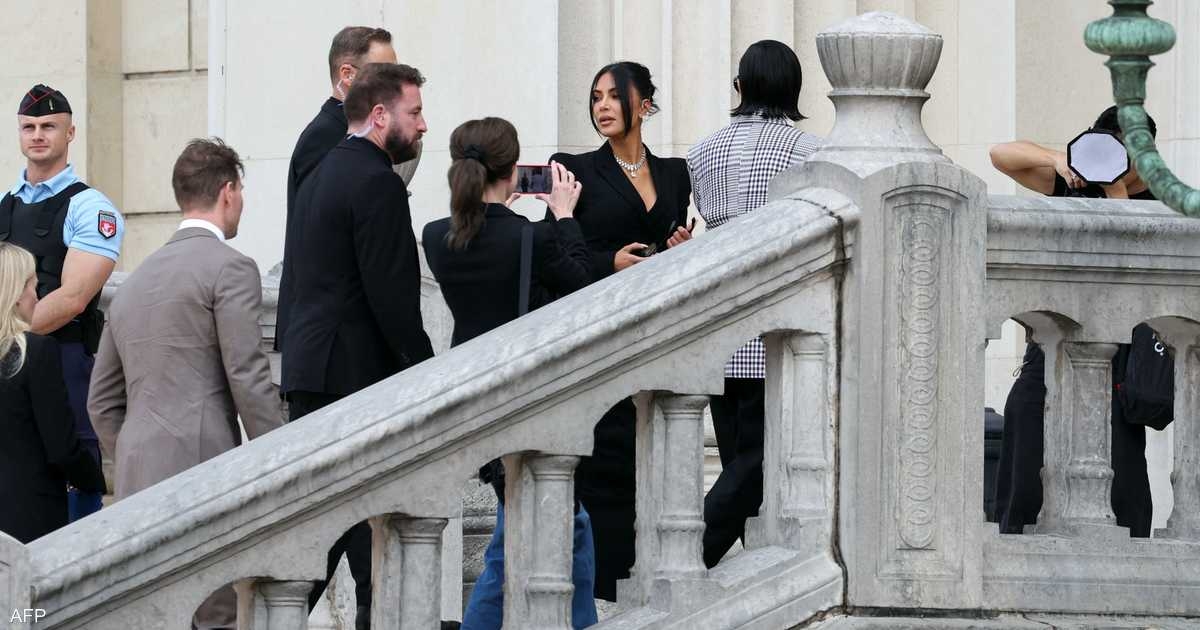 كارداشيان تدلي بشهادتها بشأن سرقة مجوهراتها في باريس