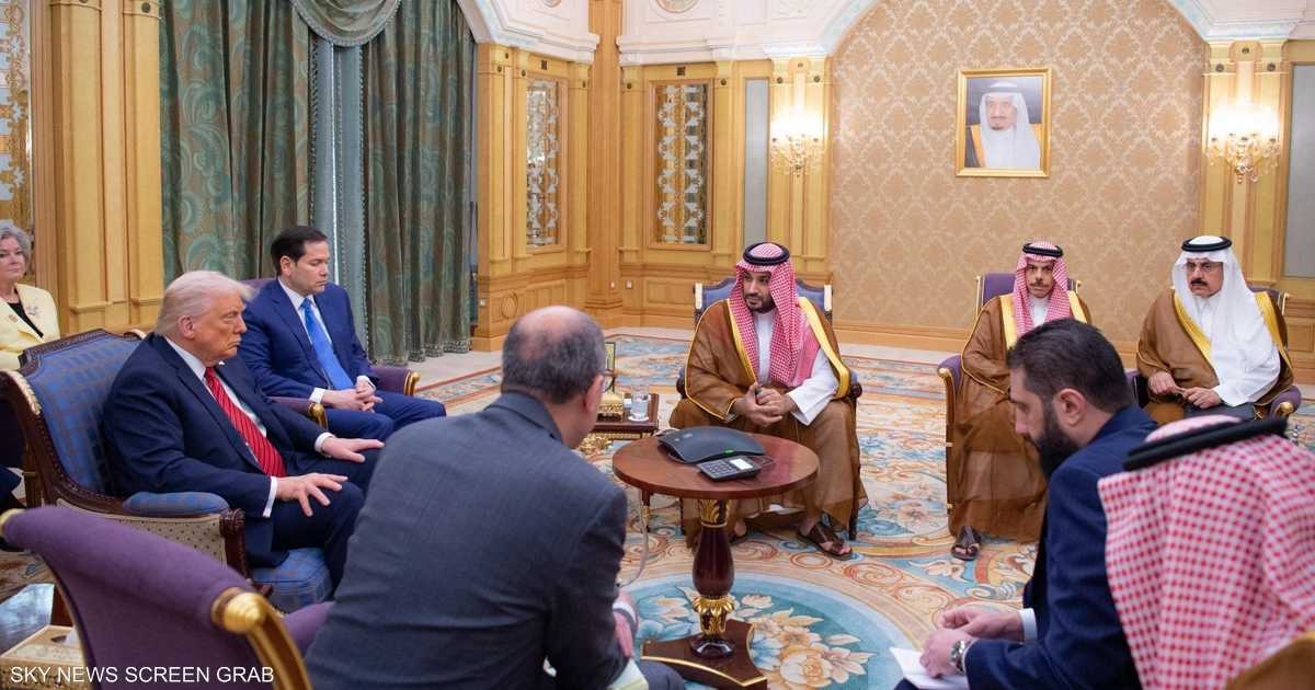 ترامب: ندرس تطبيع العلاقات مع الحكومة السورية