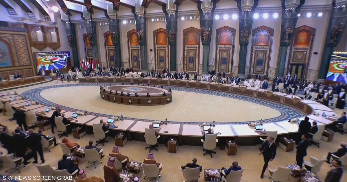 انطلاق أعمال القمة العربية في بغداد