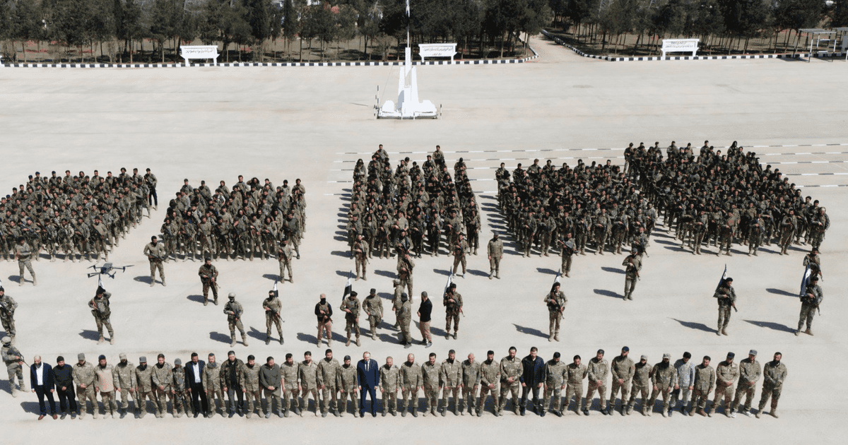 وزارة الدفاع السورية تدمج كافة الوحدات العسكرية وتمنح "مهلة"