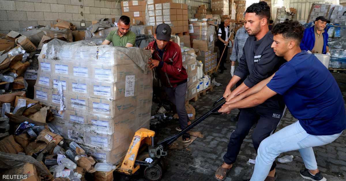 إسرائيل تكشف طبيعة "أول شحنة مساعدات" تدخل غزة منذ 2 مارس