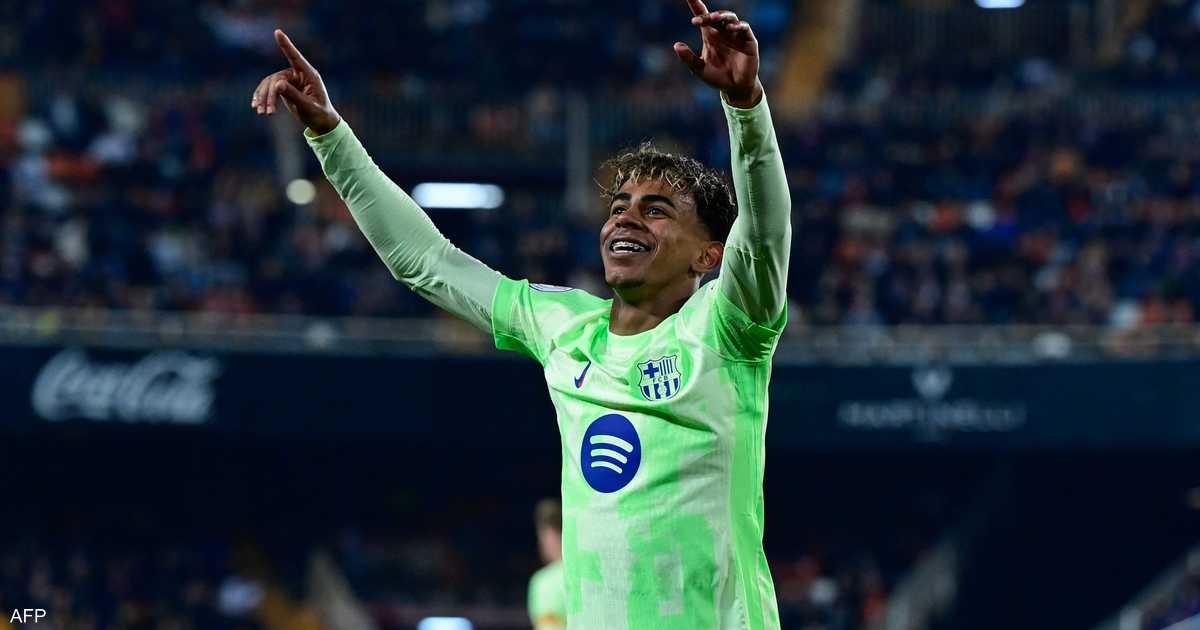 رسميا.. برشلونة يجدد عقد لامين يامال حتى عام 2031