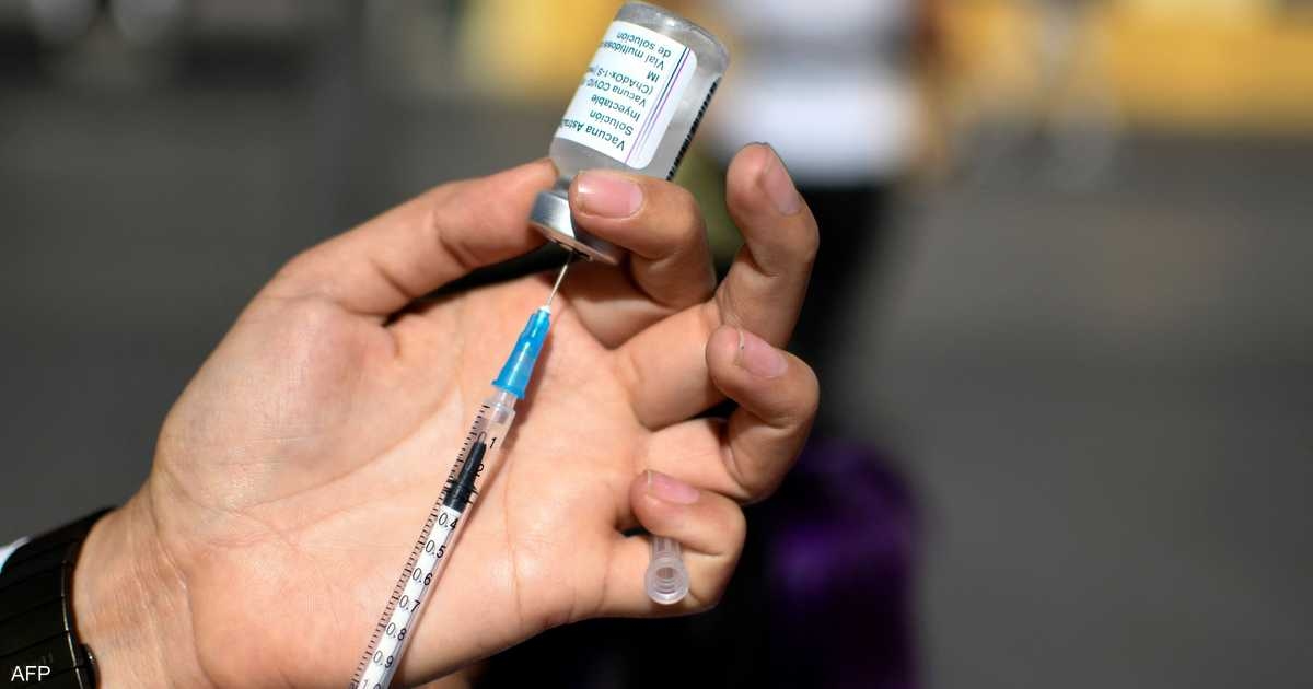 خبراء يحذرون: لقاح كورونا قد يسبب "التهابا قاتلا" في الدماغ