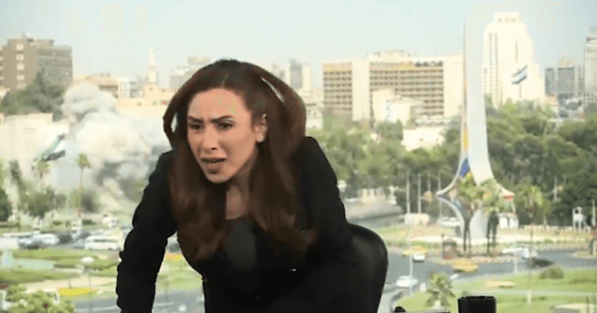 بالفيديو.. غارة إسرائيلية على دمشق تُفزع مذيعة على الهواء