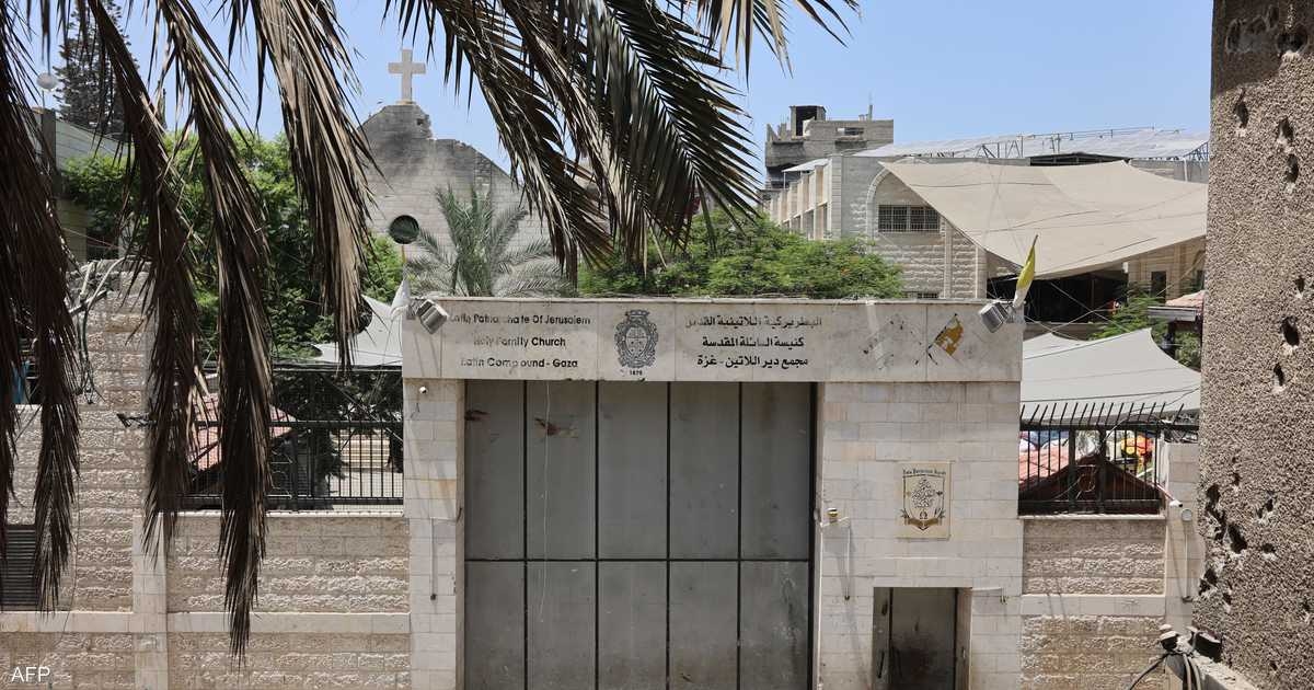 استهداف كنيسة غزة.. إسرائيل تعلّق والبابا يعرب عن "حزنه"