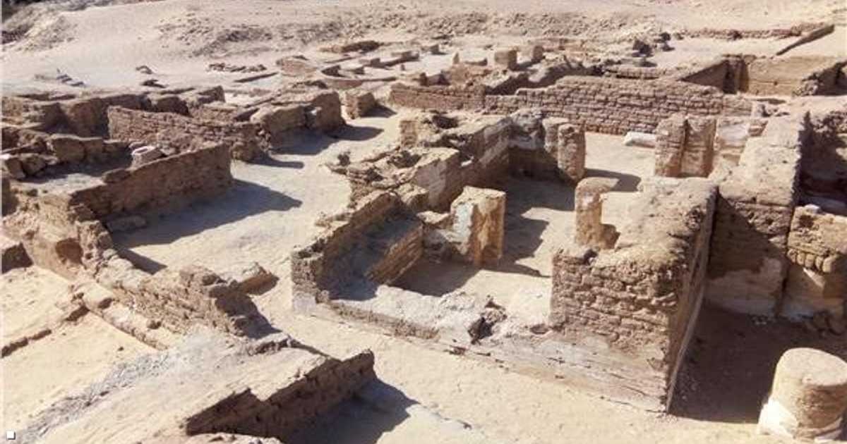الكشف عن جدارية تصور المسيح وهو يشفي المرضى في مصر