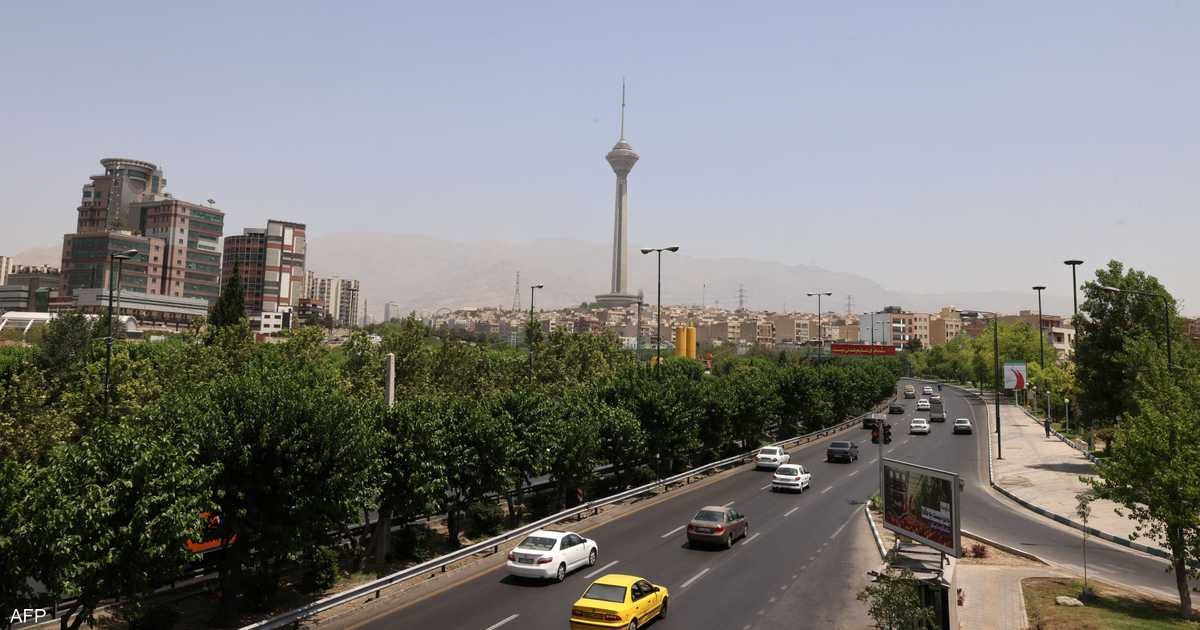 "جبهة الإصلاحات" في إيران تدعو لوقف التخصيب طوعا