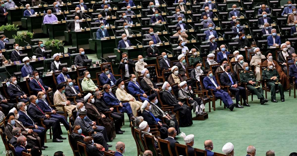 البرلمان الإيراني يعلق التعاون مع "وكالة الطاقة الذرية"
