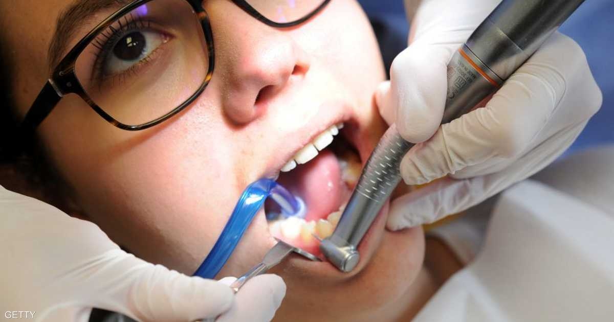 لون أسنانك يتحدث عن صحتك.. إليك ما يقول