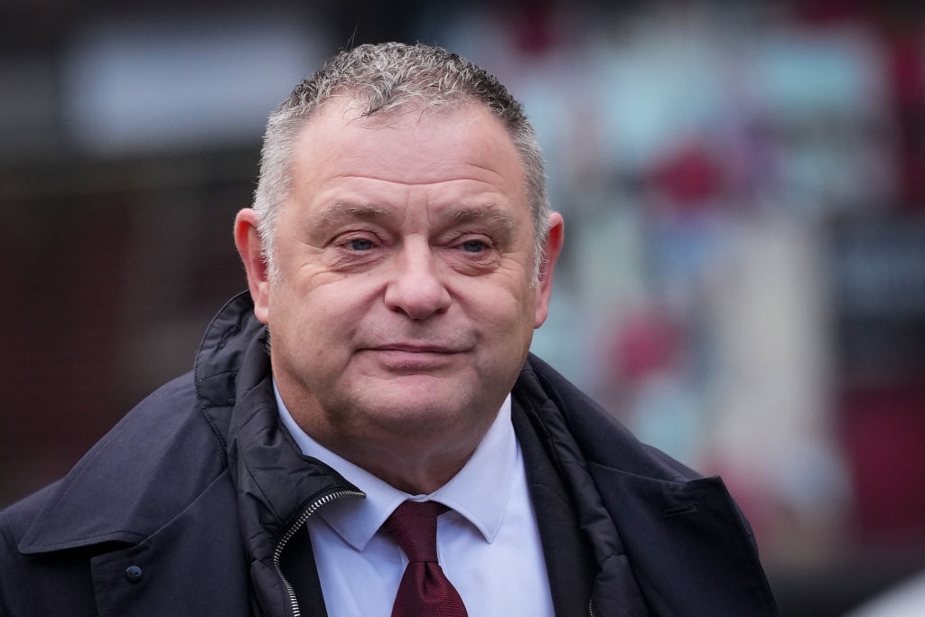 Mike Amesbury urges Labour MP rebellion