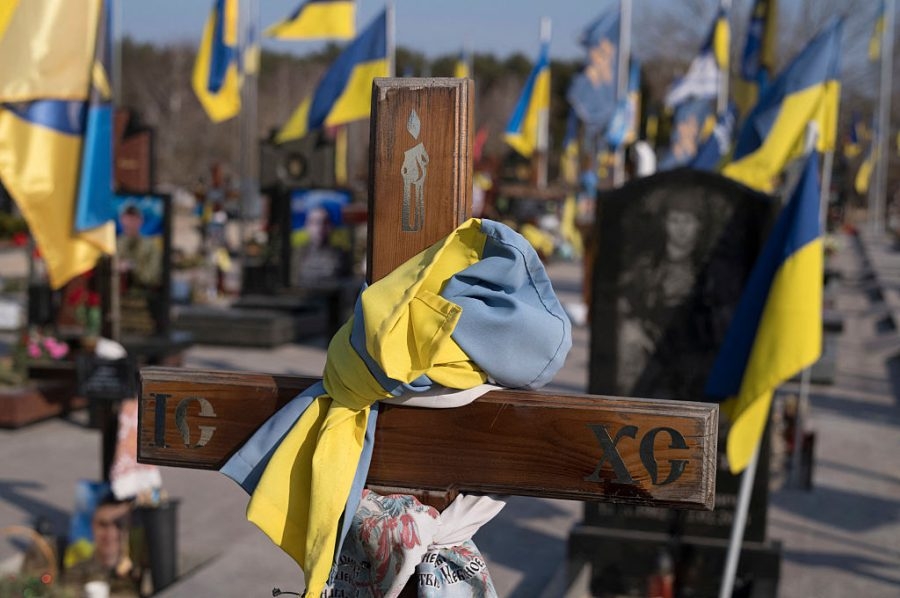 Who doesn't stand to benefit from the war in Ukraine?