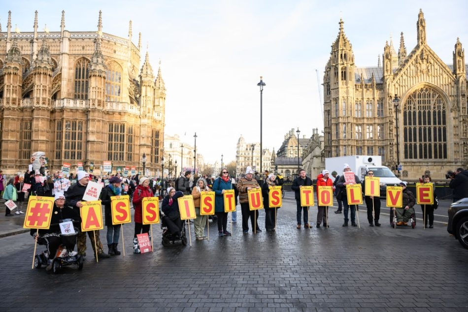 Poll: public want care home opt out for assisted dying