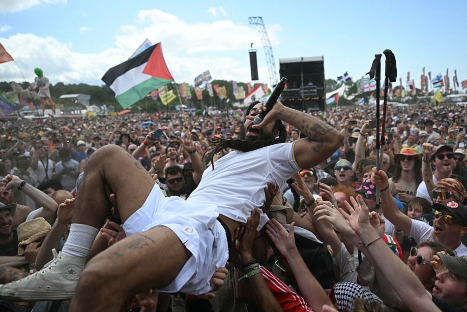 Watch: Glastonbury crowd chant ‘death to the IDF'