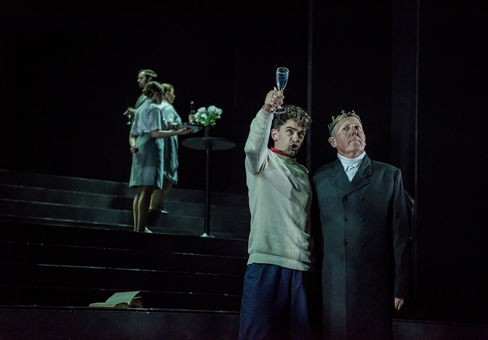Brilliant rewrite of Shakey: Hamlet, at Buxton Opera House, reviewed