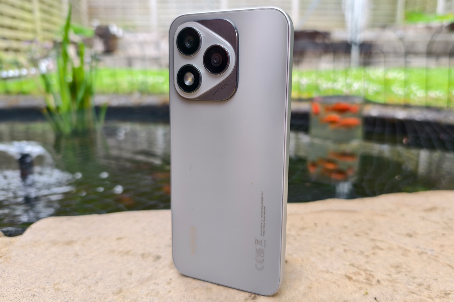 The Honor 400 Lite does iPhone looks for less, but I'm not convinced