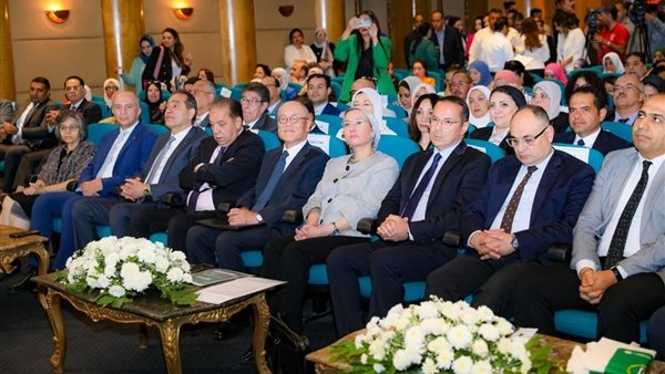 وزيرة البيئة تطلق حملة "قللها" لزيادة الوعي بالمخاطر البيئية والصحية من إستخدام الأكياس البلاستيكية أحادية الإستخدام