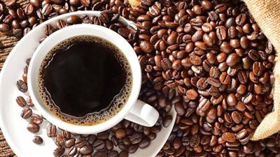 11 بديلًا للقهوة تمنحك النشاط والتركيز دون أرق… نصائح الخبراء لعام 2025