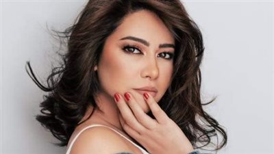 شيرين عبد الوهاب تتخطى حاجز 100 مليون مشاهدة بـ بتمنى أنساك.. وعزيز الشافعي يحتفل