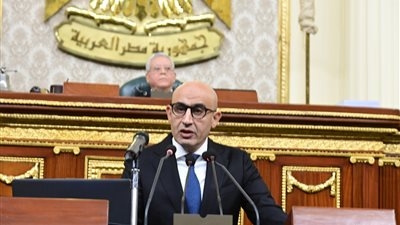 لحل مشكلة ارتفاع الكثافة الطلابية في المدارس .. ما هي الحيل التي لجأ إليها وزير التربية والتعليم؟