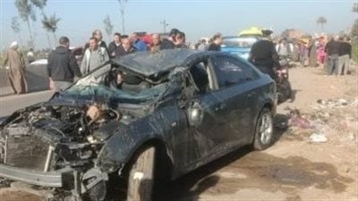 بينهما 3 أطفال.. إصابة 8 أشخاص من أسرة واحدة في حادث سير بشع بالمنيا