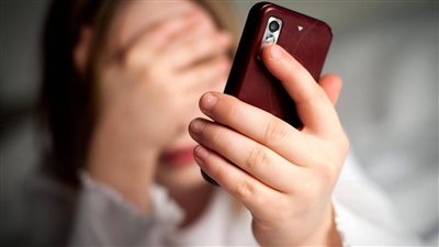 السجن المشدد 5 سنوات لـ عامل هدد فتاة بصور فاضحة