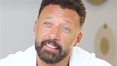دا ذكاء اصطناعي.. أحمد فهمي ينفي علاقته بفيديو يروج لتطبيق إلكتروني