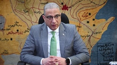 محافظ الفيوم يتابع مستجدات تنفيذ مسار القطار الكهربائي السريع بالمحافظة.. ويوجه بتسريع الإجراءات حيال الأراضي المتداخلة مع المسار