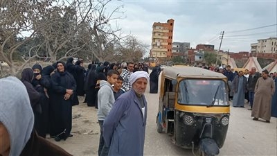 بسبب موقد التدفئة.. تشييع جنازة زوجين لقيا مصرعهما خنقا في الشرقية