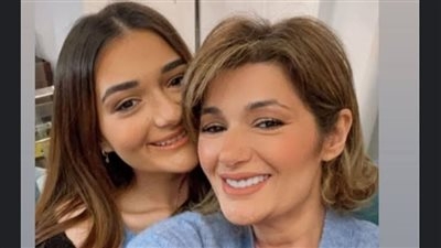 "بنت الوز عوام".. والدة ملك زاهر تدعمها بعد دورها في ساعته وتاريخه